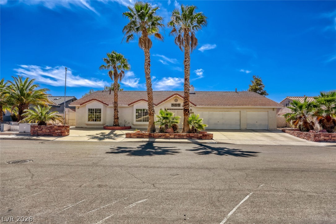 1020 Hollyhock Drive Property Photo 8