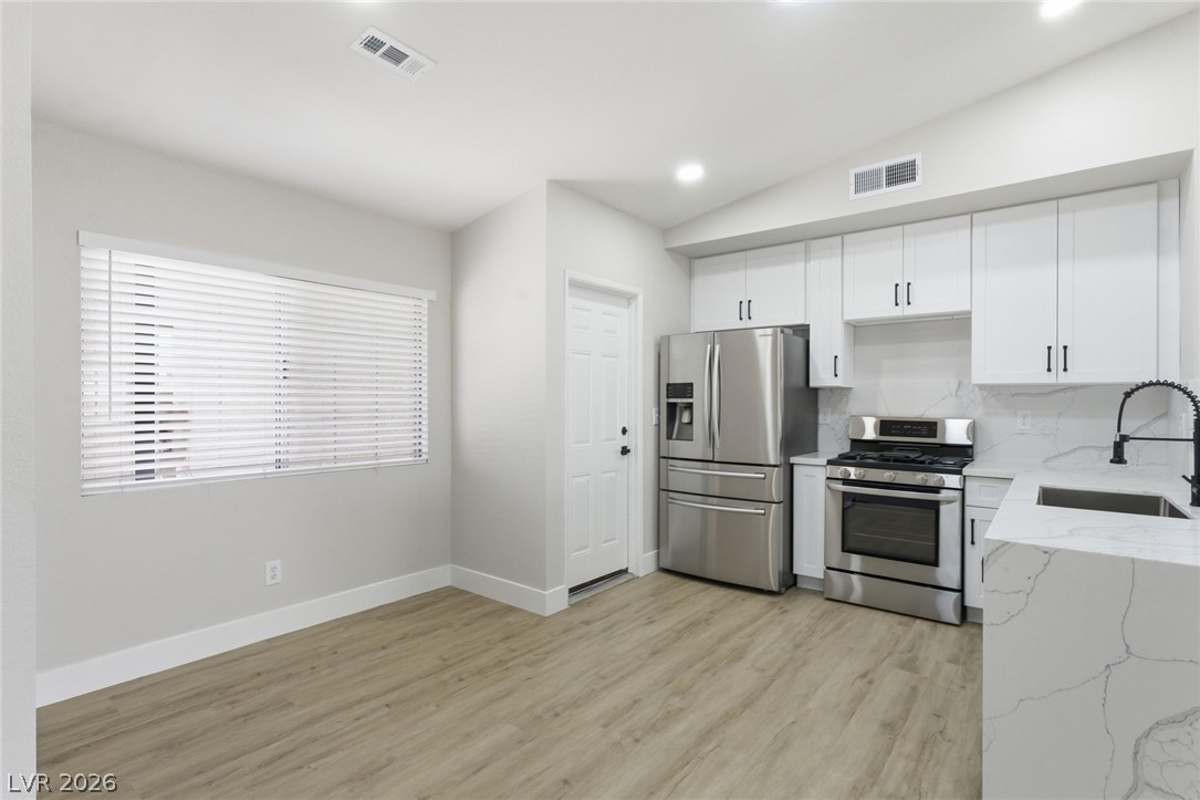 529 Close Avenue Property Photo 11
