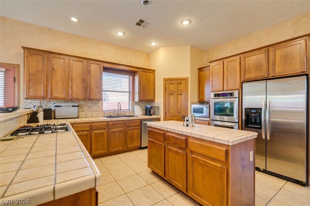 8152 Eagledancer Avenue Property Photo 8