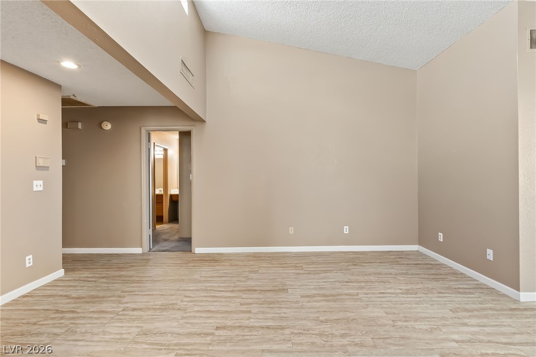 2148 Pebble Creek Lane Property Photo 8
