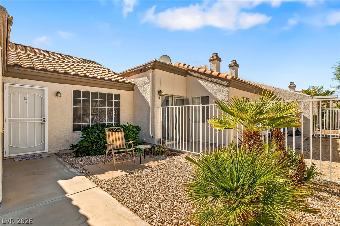 2136 Pebble Creek Lane Property Photo 2
