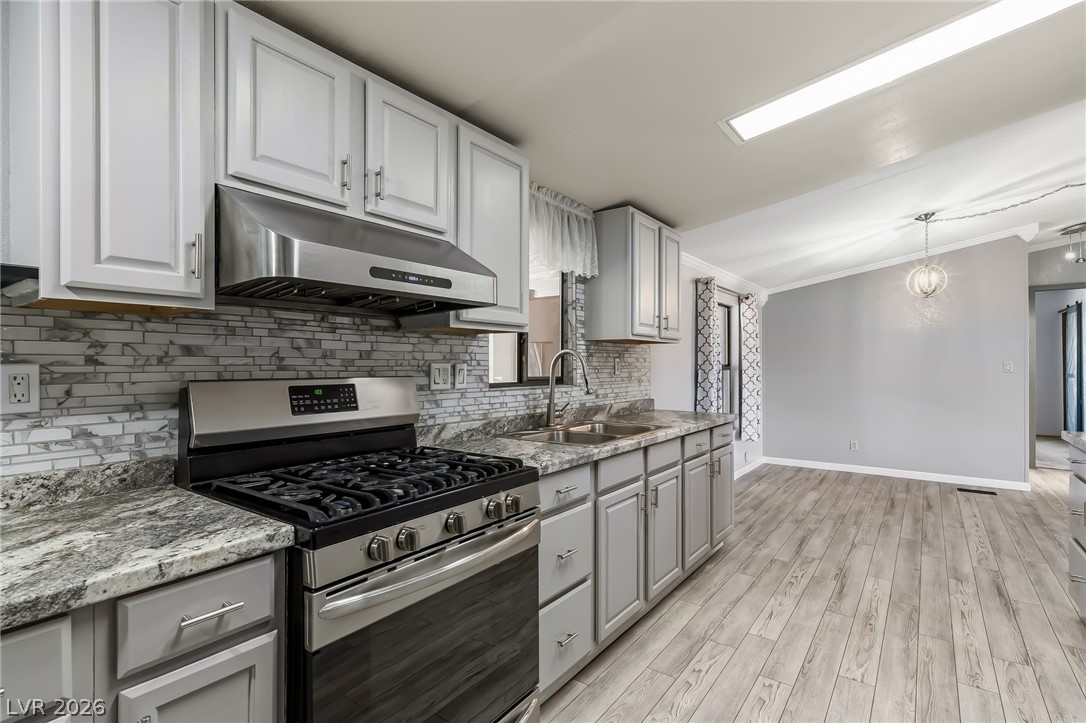 1611 Esquina Street Property Photo 8