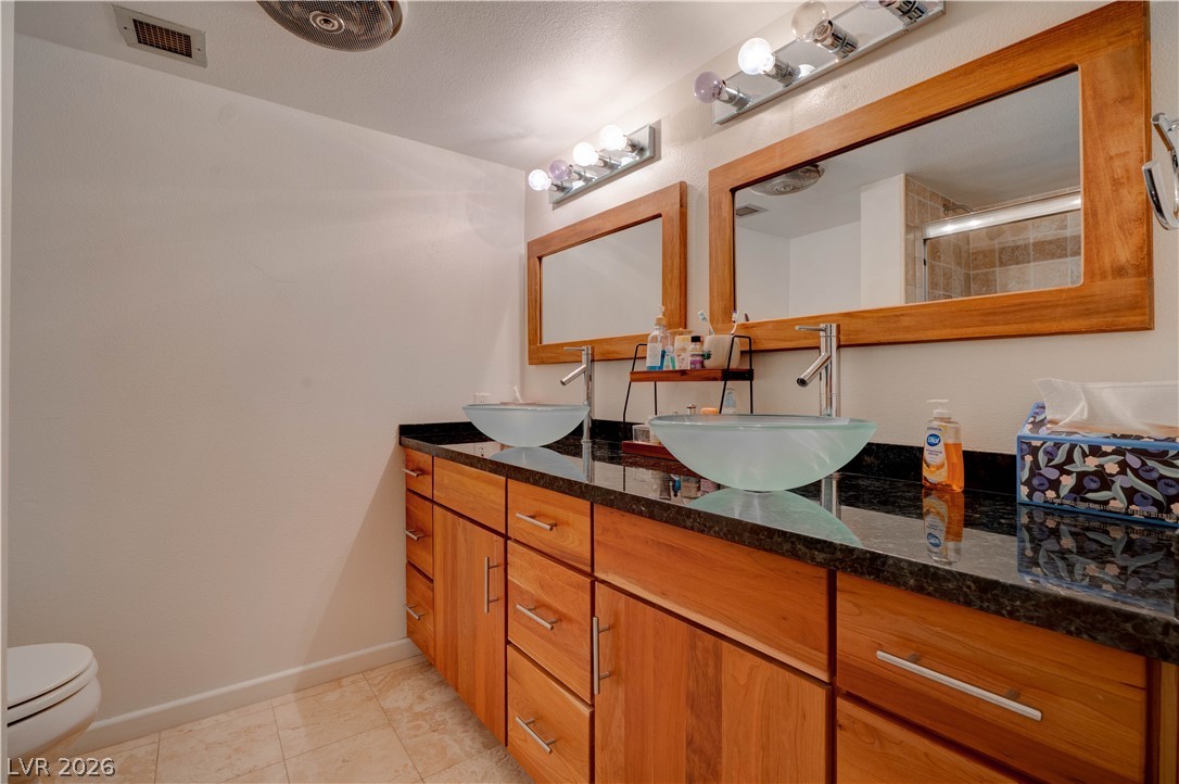 205 East Harmon Avenue 909 Property Photo 45