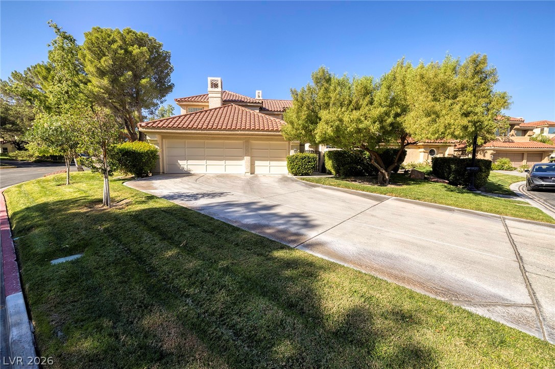 7402 Mission Hills Drive Property Photo 3