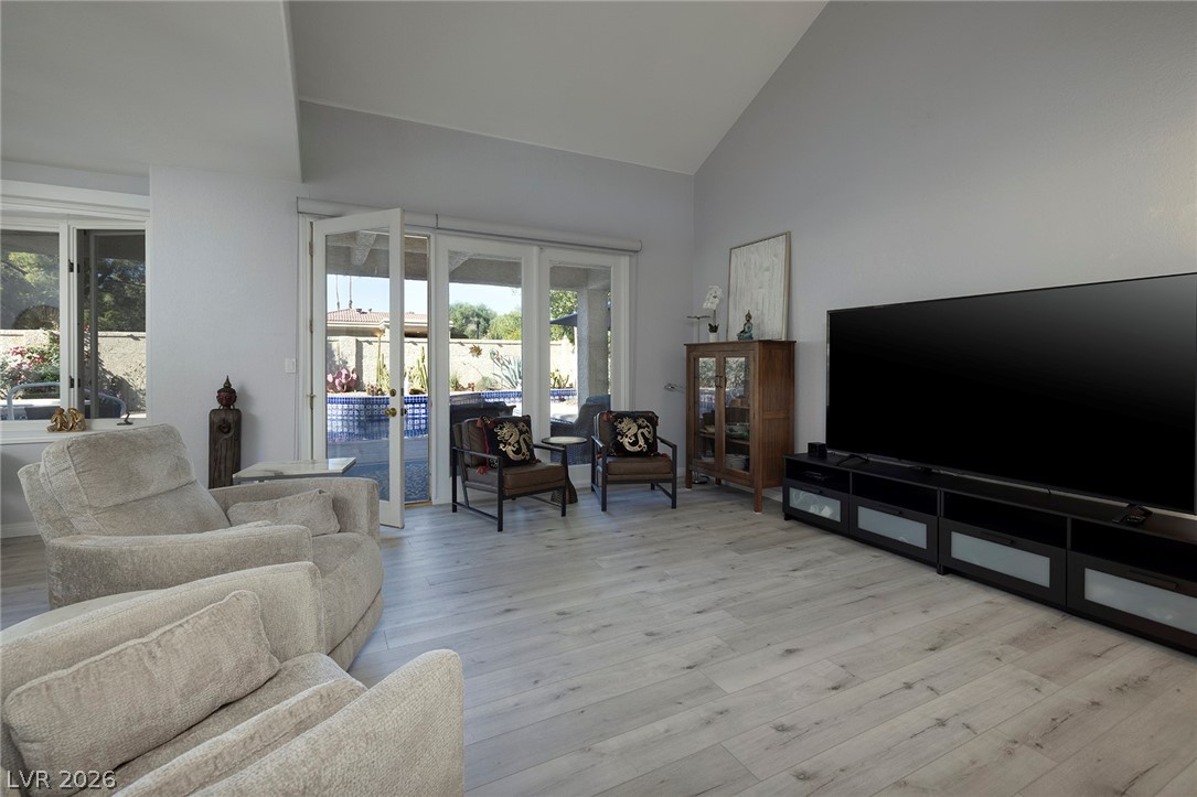 7402 Mission Hills Drive Property Photo 10