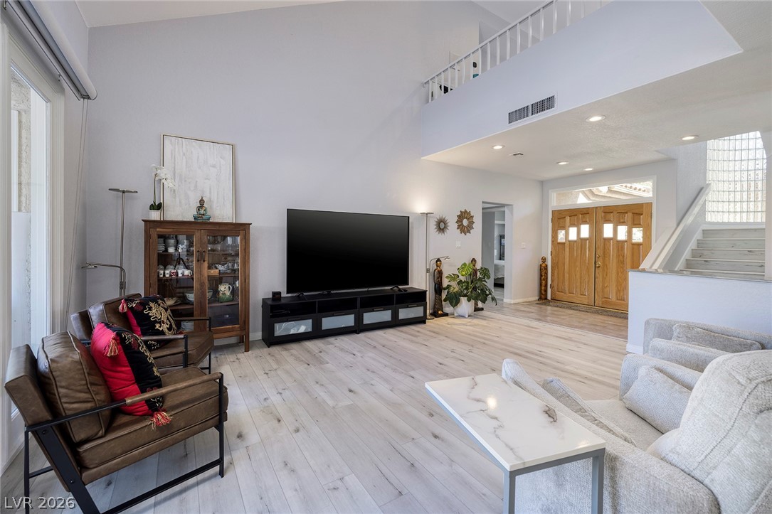 7402 Mission Hills Drive Property Photo 11