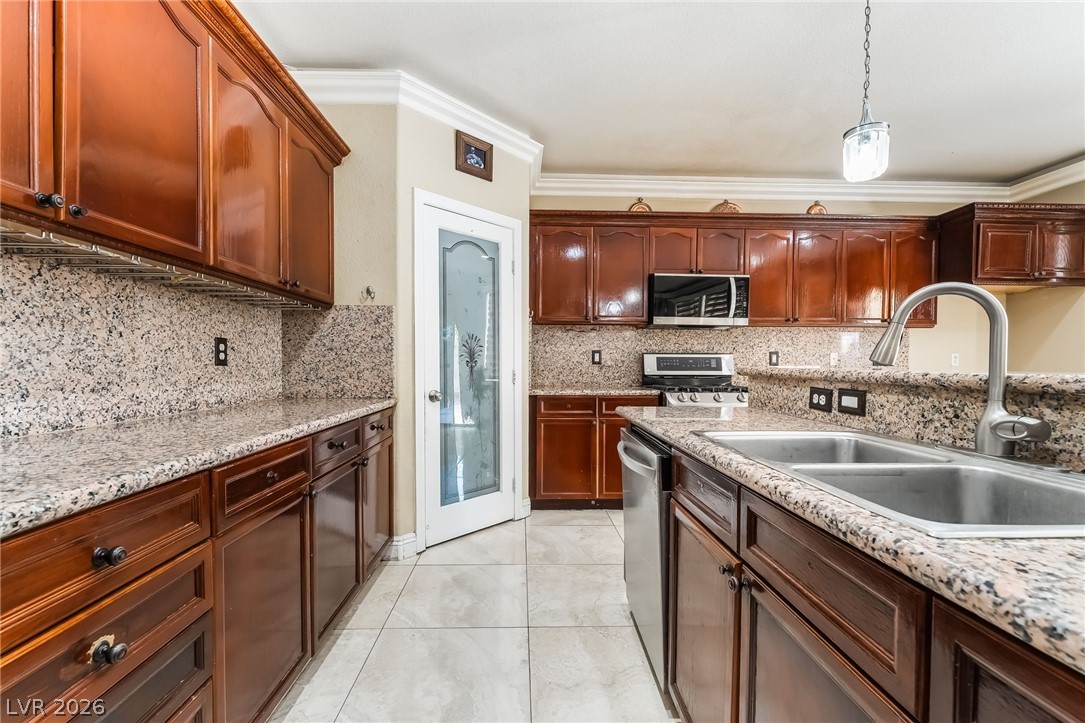 9245 Branford Hills Street Property Photo 12