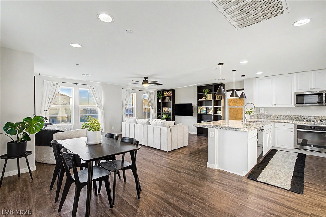 374 Gracious Way Property Photo 1