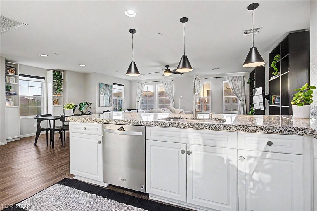 374 Gracious Way Property Photo 16