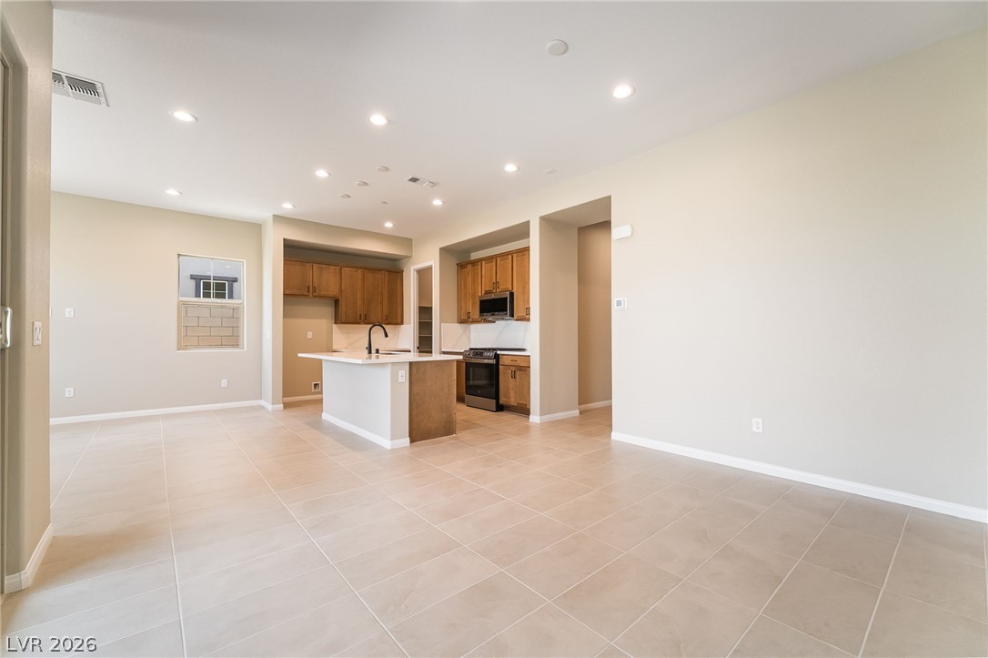 654 Ambridge Drive Property Photo 8