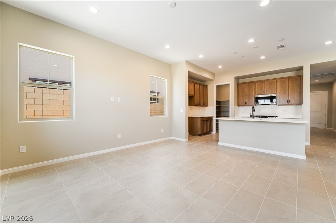 654 Ambridge Drive Property Photo 10