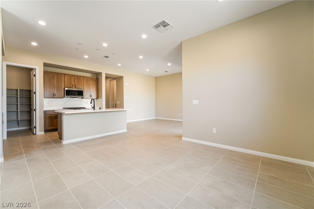 654 Ambridge Drive Property Photo 11
