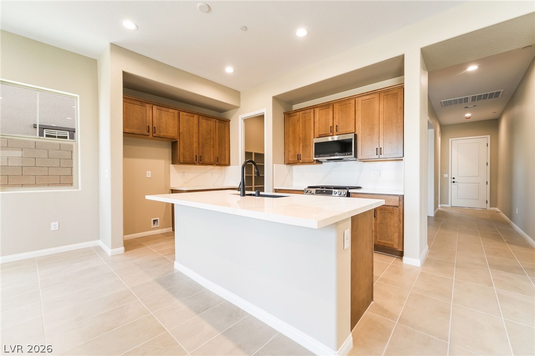 654 Ambridge Drive Property Photo 14