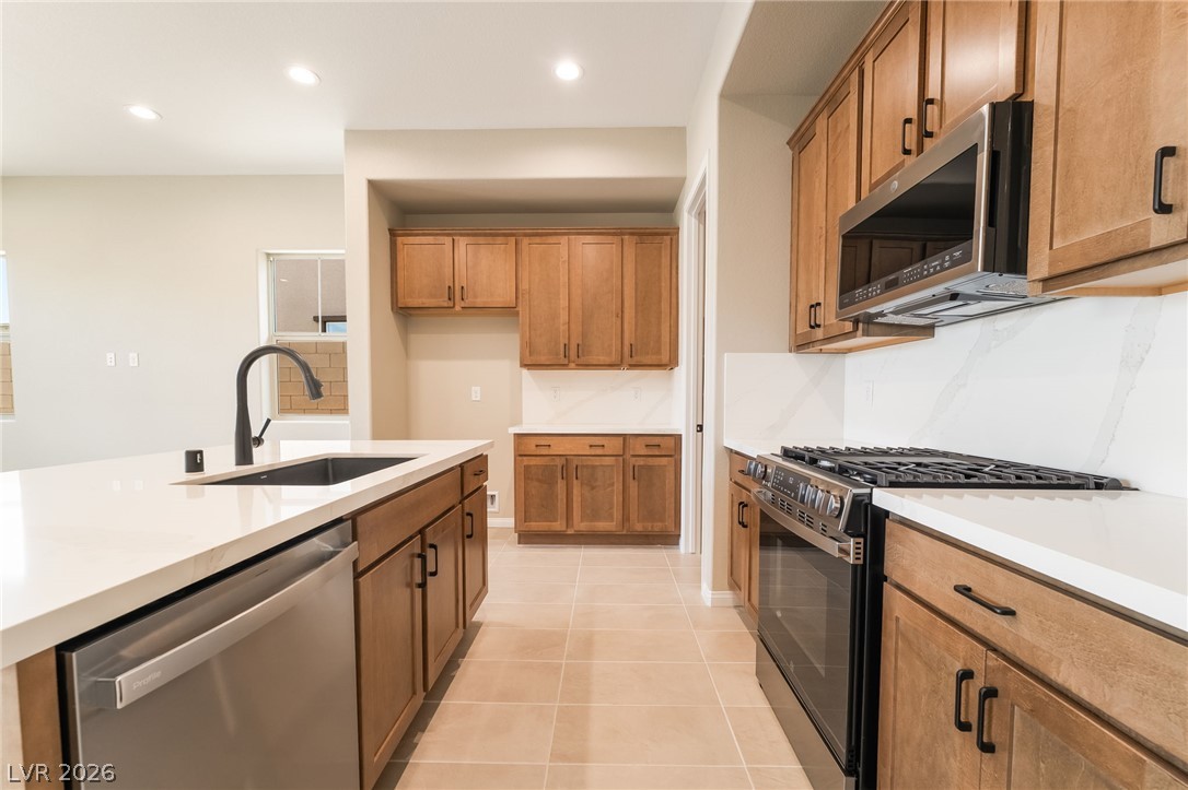 654 Ambridge Drive Property Photo 15