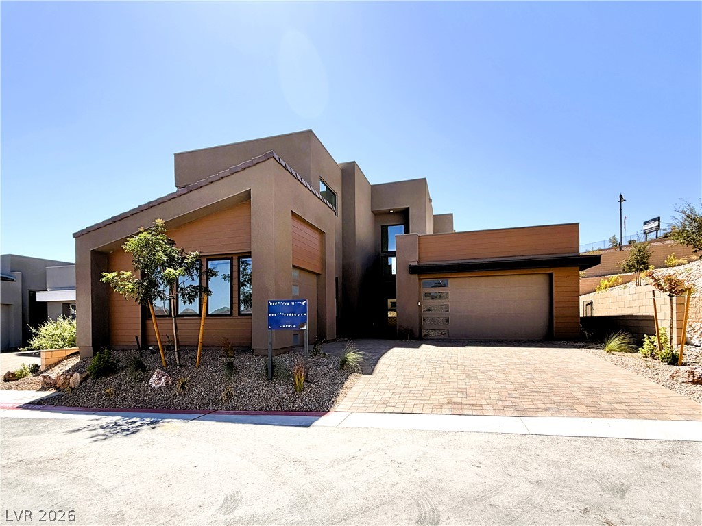 245 La Stella Property Photo 1