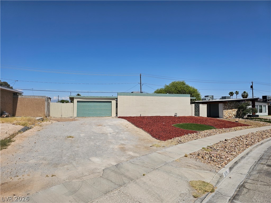 1074 King Richard Avenue Property Photo 1