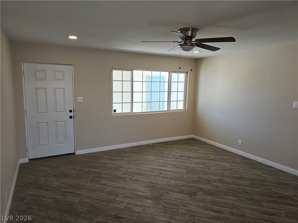 1074 King Richard Avenue Property Photo 18