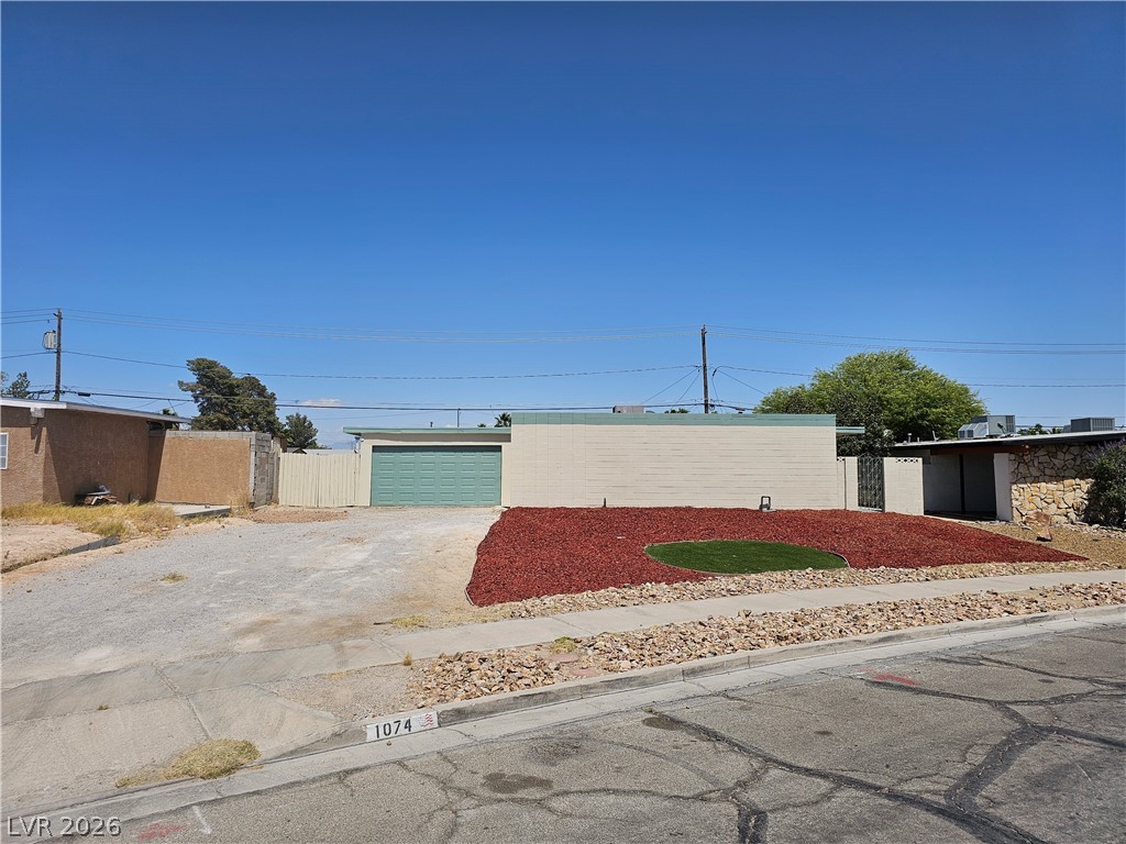 1074 King Richard Avenue Property Photo 37