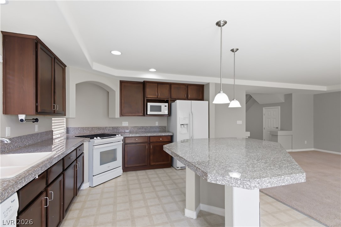 6713 Philharmonic Avenue Property Photo 13