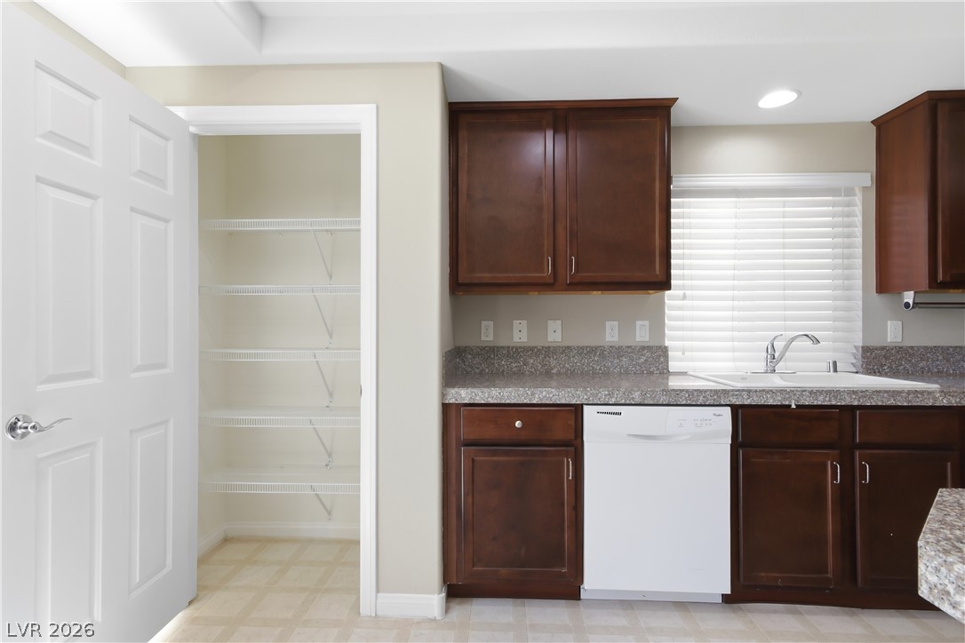 6713 Philharmonic Avenue Property Photo 14