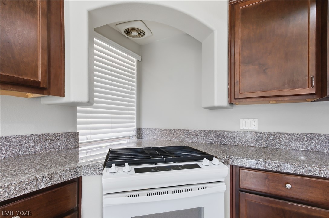 6713 Philharmonic Avenue Property Photo 15