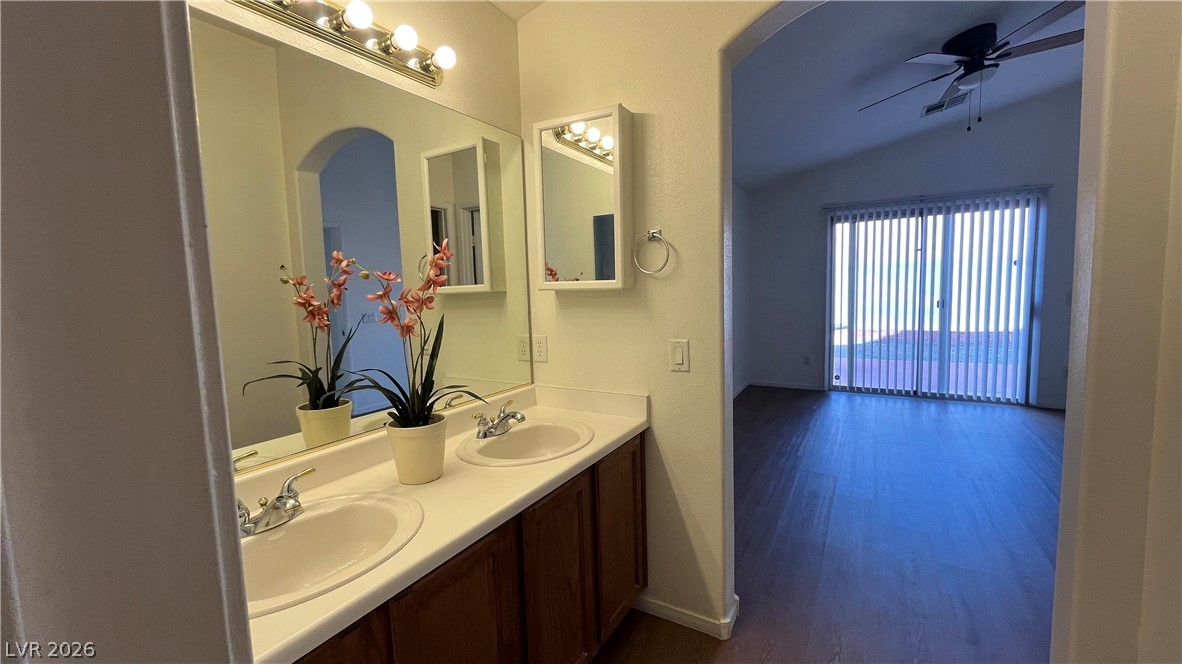 10976 Vallerosa Street Property Photo 11