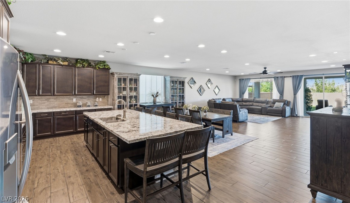 6380 Regina Ridge Street Property Photo 4