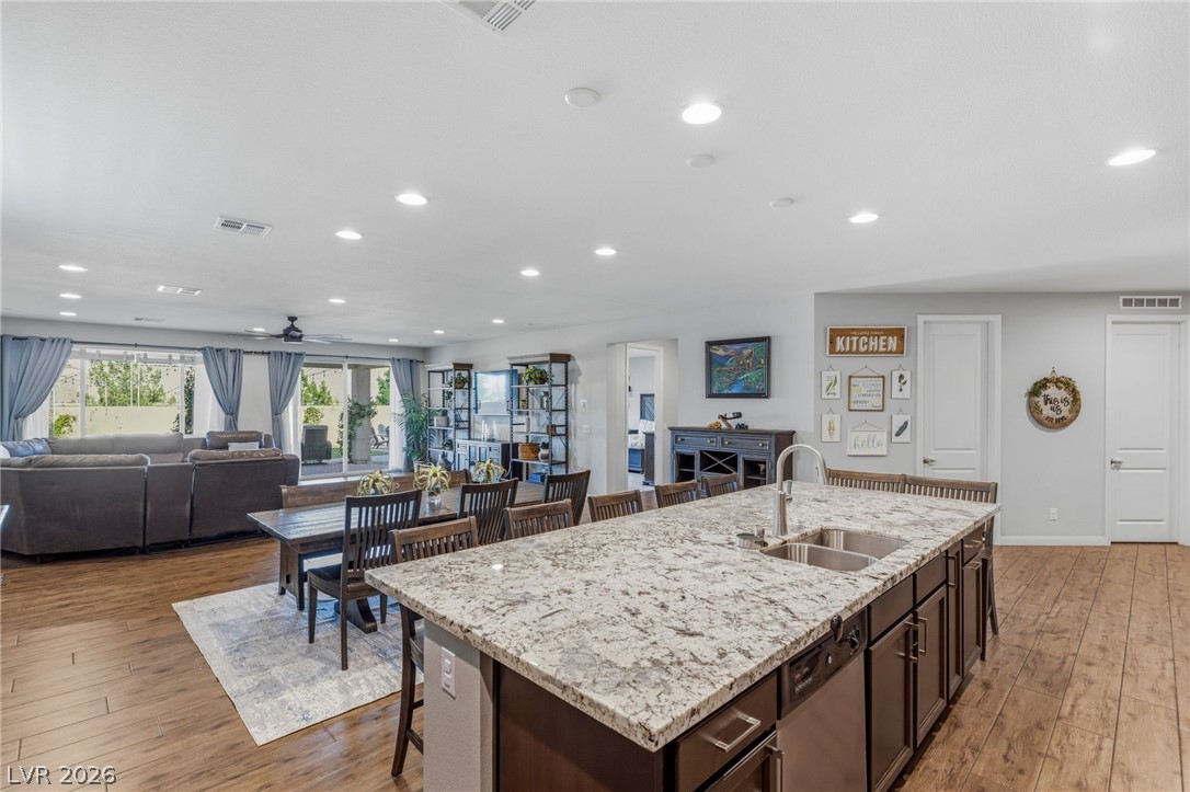 6380 Regina Ridge Street Property Photo 12