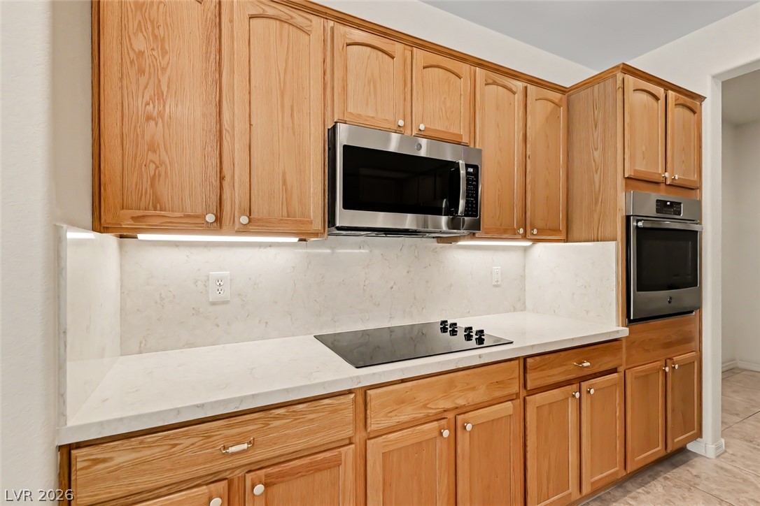 2381 Rosendale Village Avenue Property Photo 17