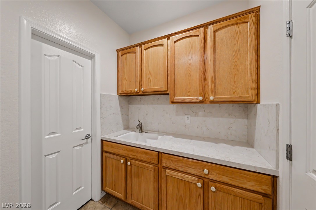 2381 Rosendale Village Avenue Property Photo 39