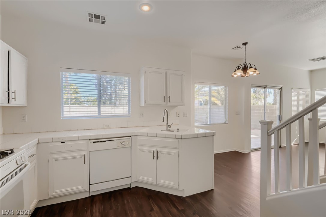 3168 Castle Canyon Avenue Property Photo 14