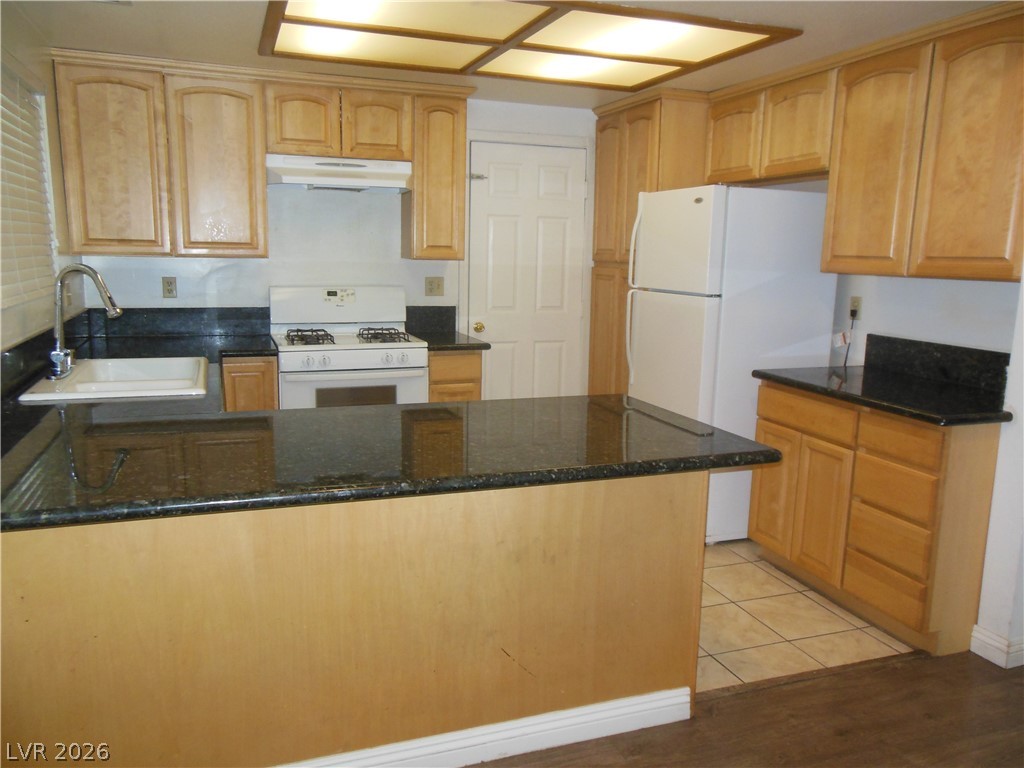 7532 Parnell Avenue Property Photo 6