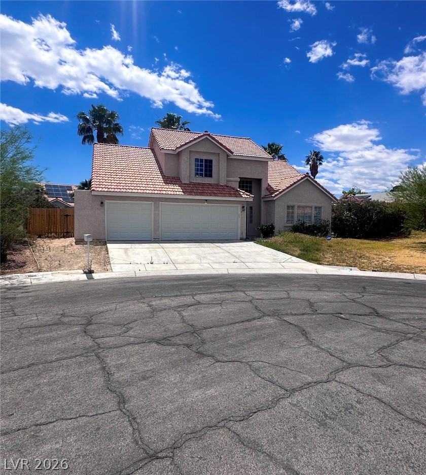 6705 Shallow Creek Court Property Photo 2