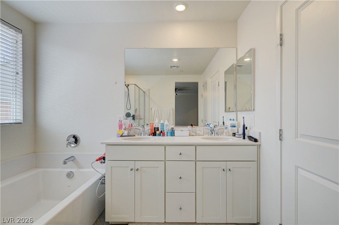 10843 Trail Mark Avenue Property Photo 17