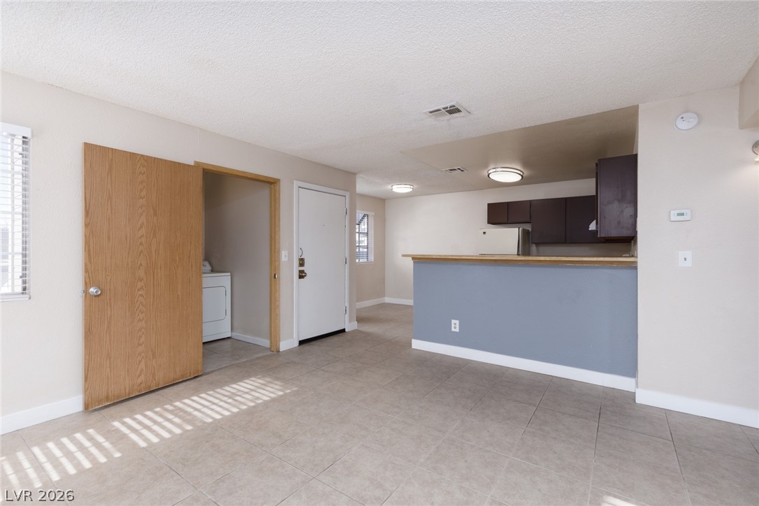 2674 Bryandouglas Drive B Property Photo 3