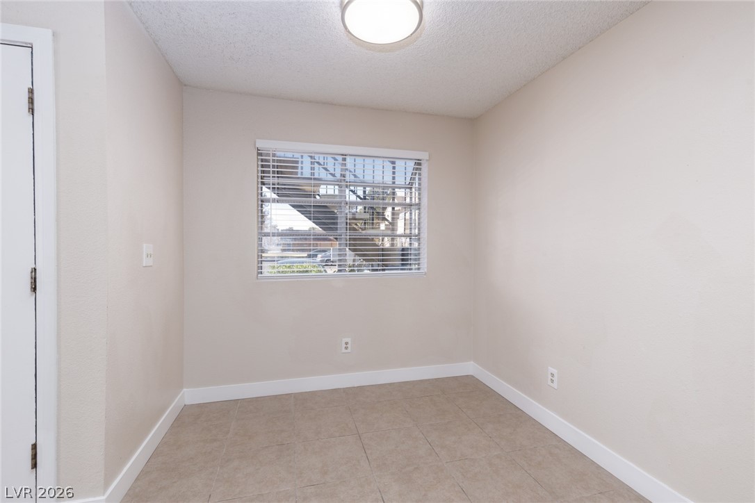 2674 Bryandouglas Drive B Property Photo 7