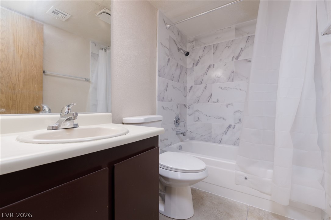 2674 Bryandouglas Drive B Property Photo 11