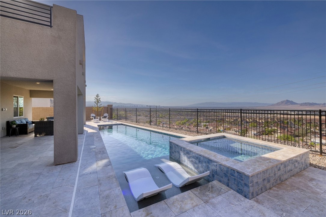214 Shaded Canyon Drive Property Photo 56