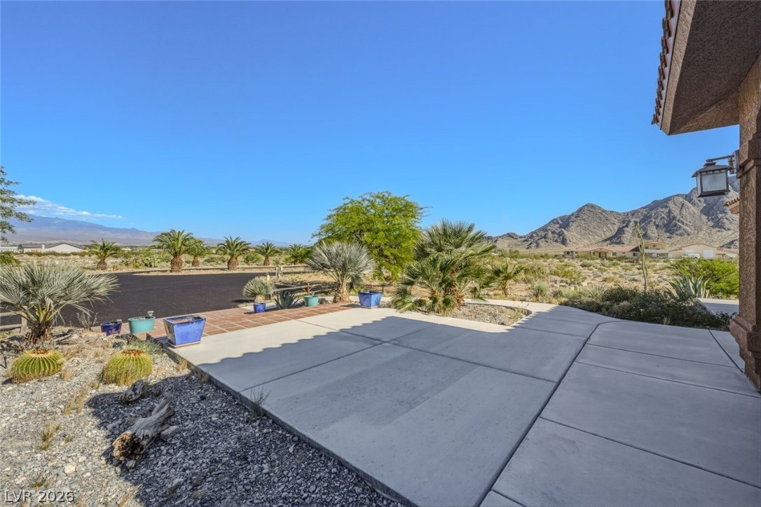 4892 Quail Run Road Property Photo 12