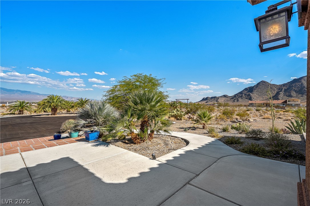 4892 Quail Run Road Property Photo 14