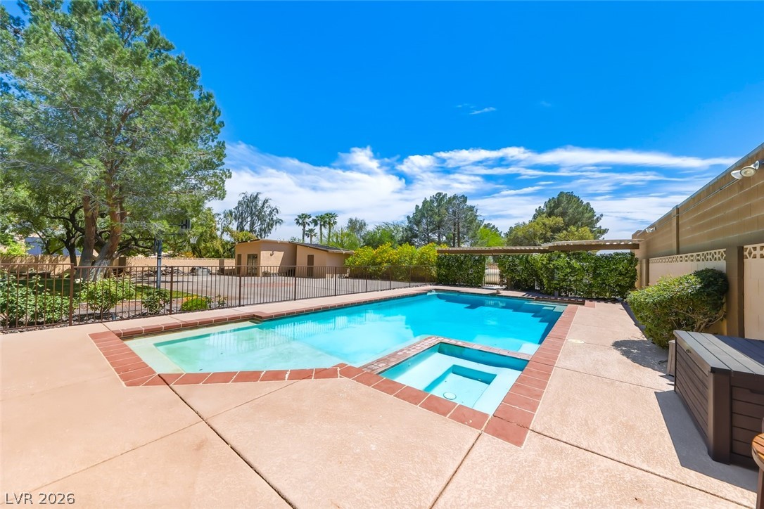 8645 Bright Angel Way Property Photo 10