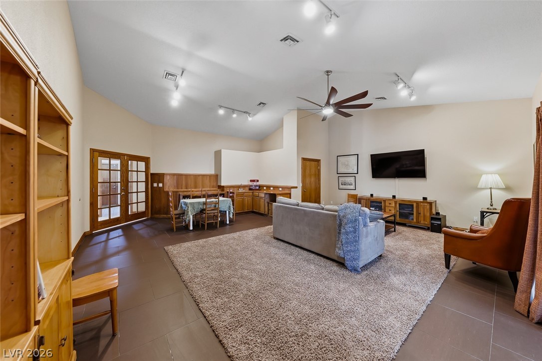 8645 Bright Angel Way Property Photo 29