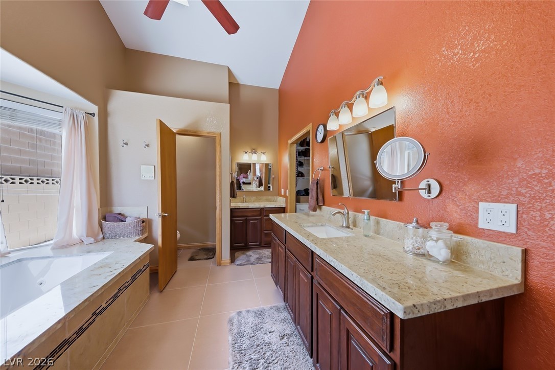 8645 Bright Angel Way Property Photo 32