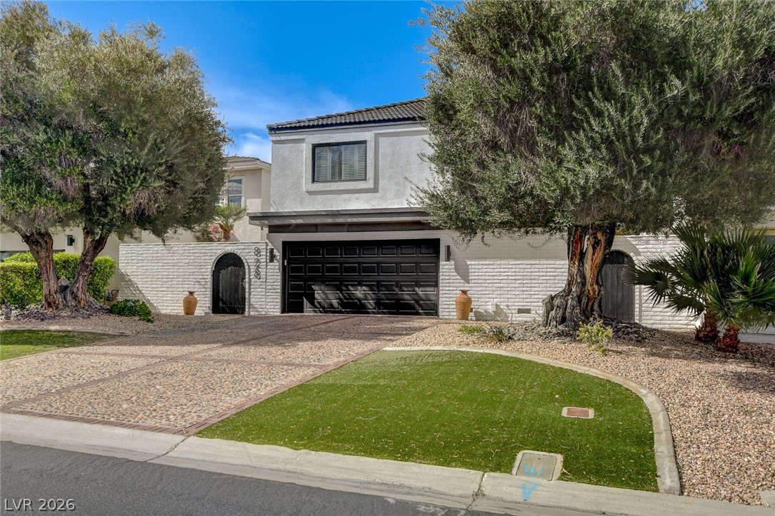 828 Vegas Valley Drive Property Photo 2