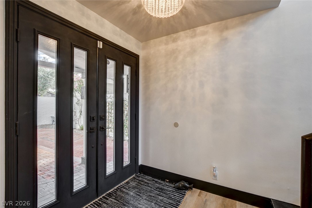 828 Vegas Valley Drive Property Photo 12