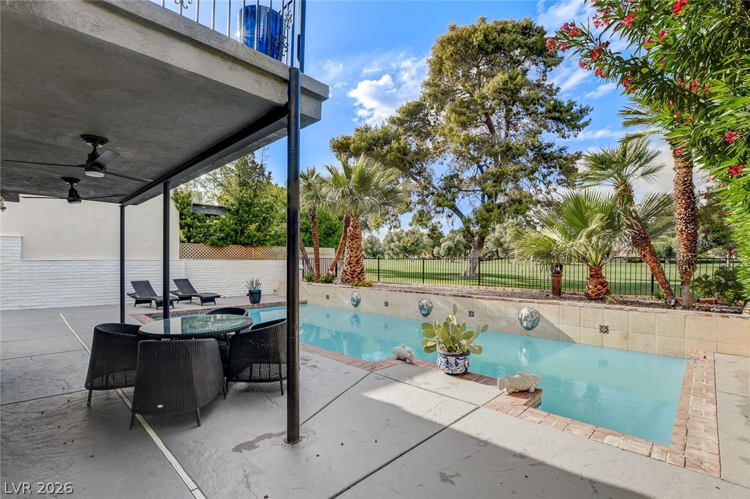 828 Vegas Valley Drive Property Photo 81