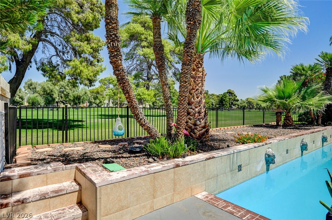 828 Vegas Valley Drive Property Photo 90