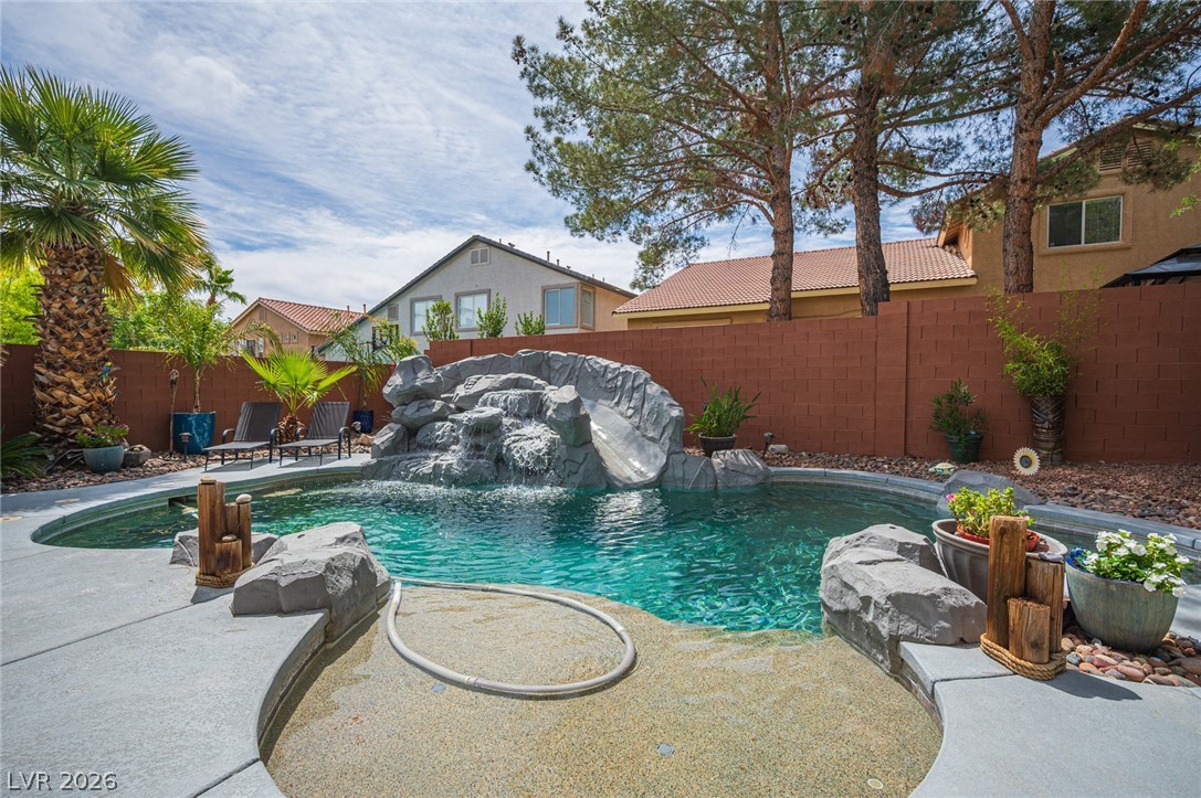 11009 Summer Storm Court Property Photo 10