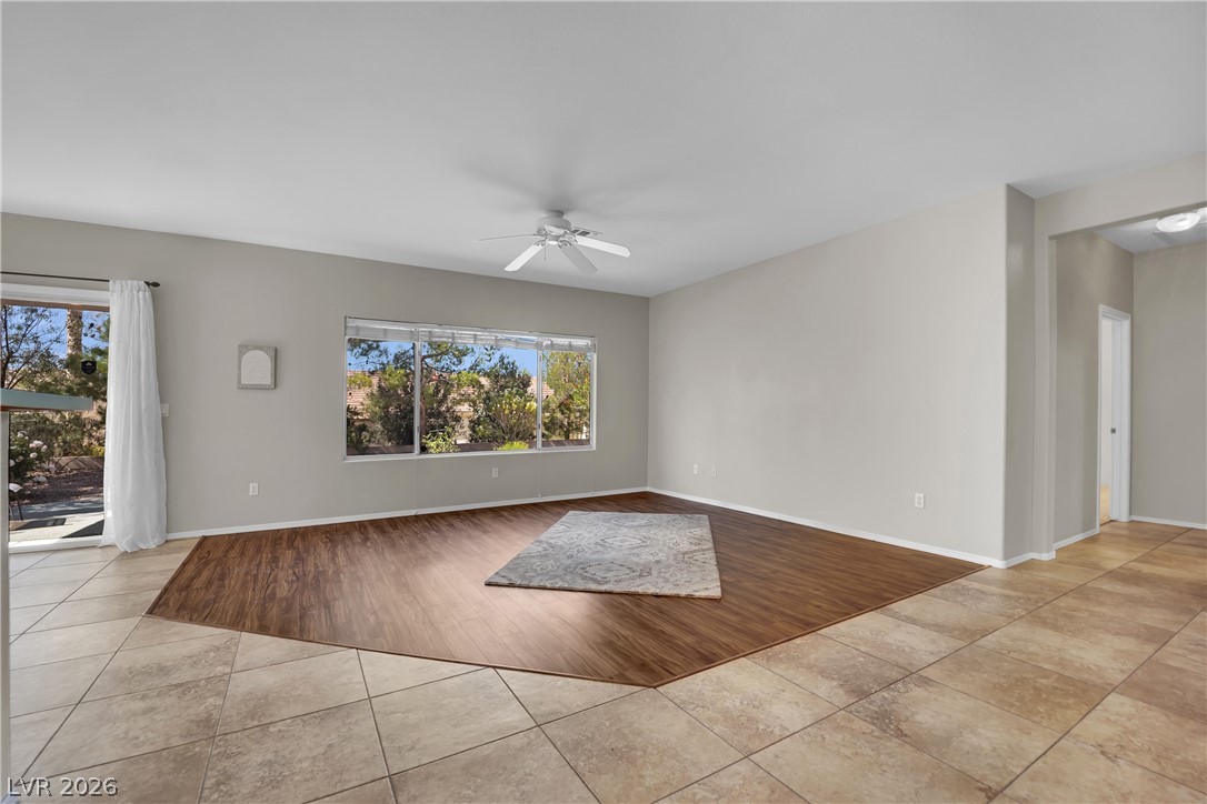 2582 Grandville Avenue Property Photo 6