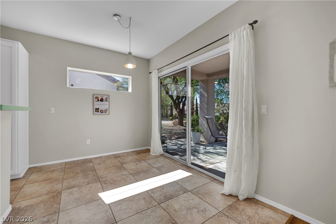 2582 Grandville Avenue Property Photo 17